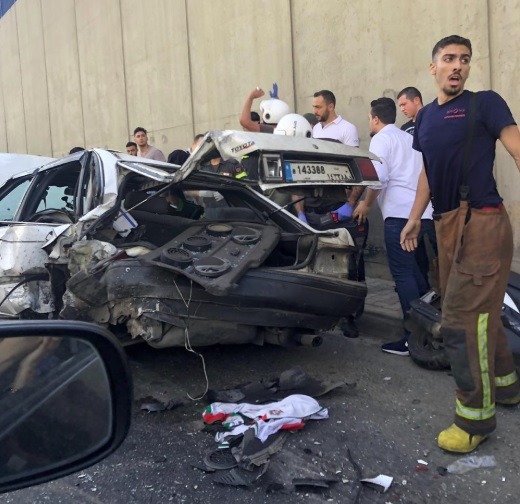 حادث يتسبب بزحمة سير خانقة في بيروت.. وهذا ما طالبت به غرفة "التحكم حادث يتسبب بزحمة سير خانقة في بيروت.. وهذا ما طالبت به غرفة "التحكم